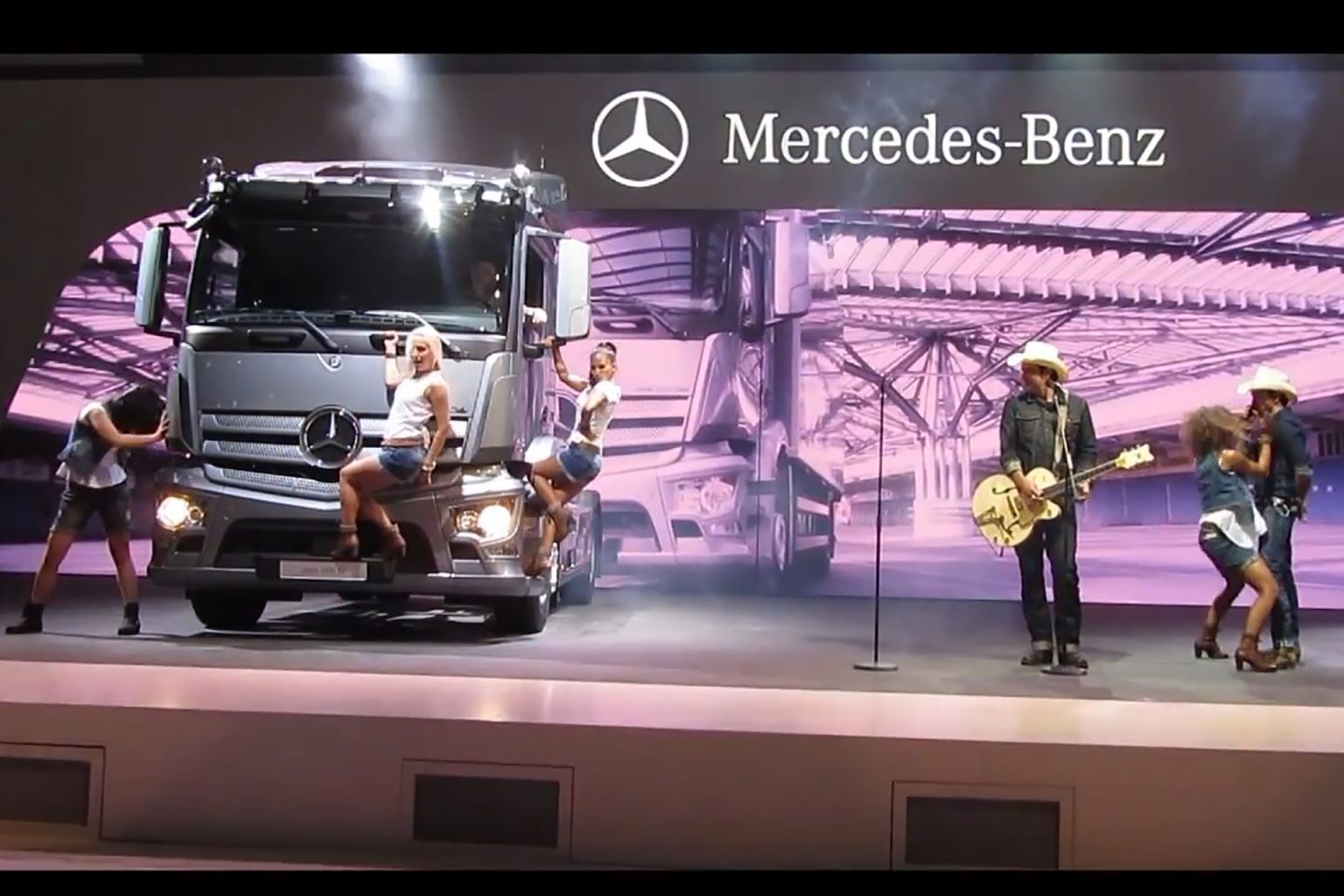 Mercedes Benz Iaa Nfz 2012 6